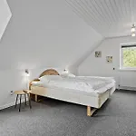 3 Bedroom Beautiful In Σπίτι διακοπών