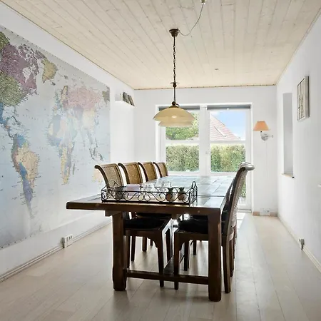3 Bedroom Beautiful In Holiday home Roslev