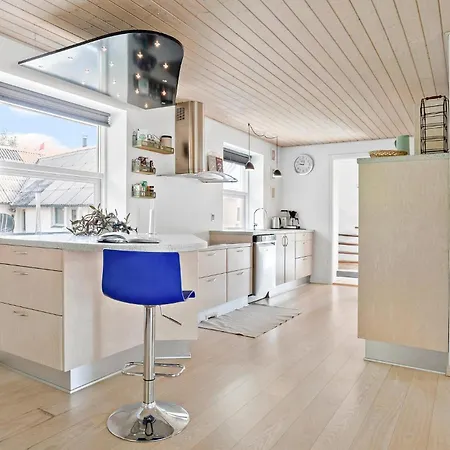 3 Bedroom Beautiful In Vakantiehuis