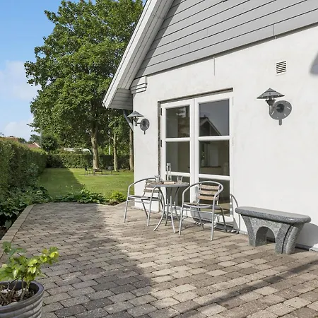 3 Bedroom Beautiful In Ferienhaus Roslev