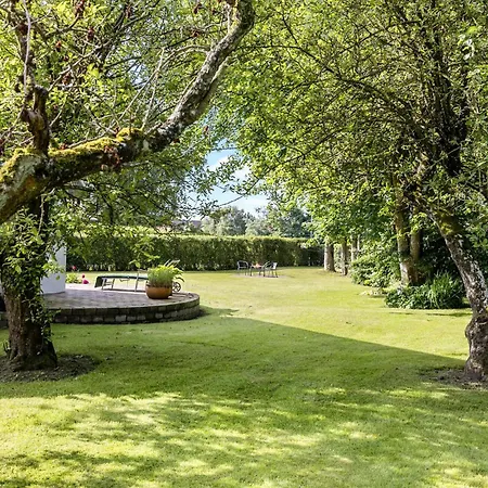 3 Bedroom Beautiful In Holiday home *