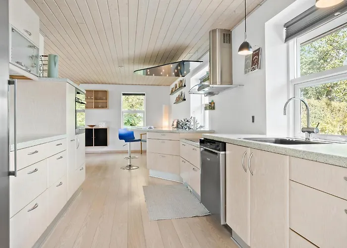 3 Bedroom Beautiful In * Roslev