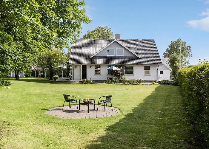 別荘 3 Bedroom Beautiful In Roslev